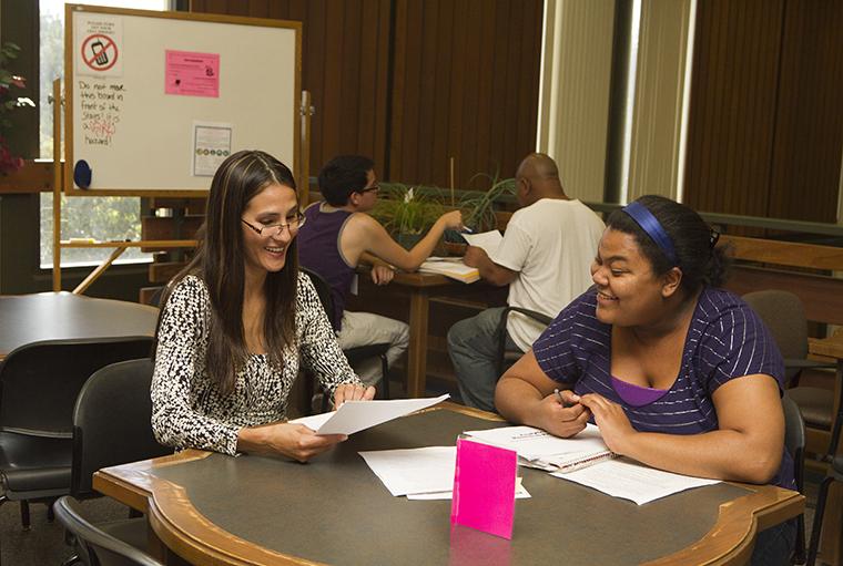 Reading and writing center aids students