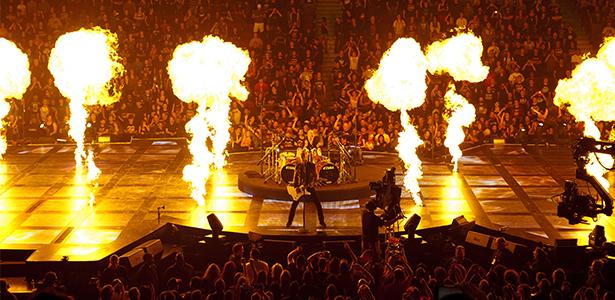 Pyrotechnics+onstage+in+Metallica%3A+Through+the+Never