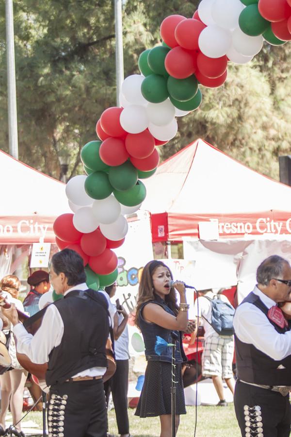 Mariachi, Folklorico, Fiesta (VIDEO)