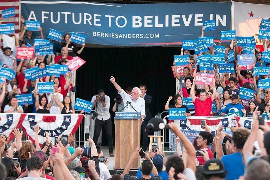 PHOTOS%3A+Bernie+Sanders+rallies+thousands+in+Fresno