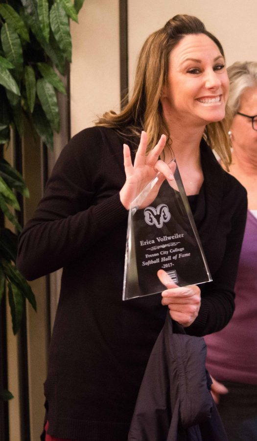 3 Inducted During Inaugural Softball Hall of Fame Dinner