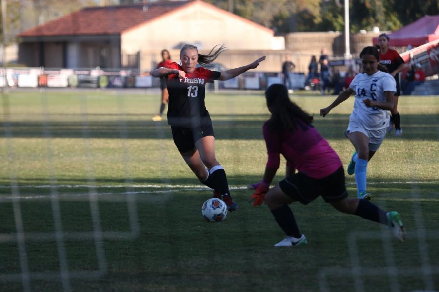 Fresno City College forward Tori Coles takes on the opponents goalie during a home game against Cerro Coso Community College on Tuesday, Nov. 7, 2017.