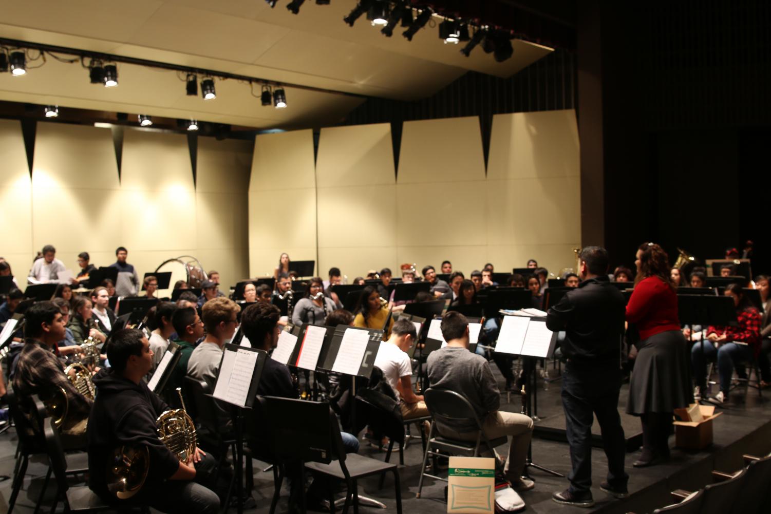 FCC's Wind Esmeble mentors Sunnyside High School's concert band in the theater building on Friday, Jan. 12.