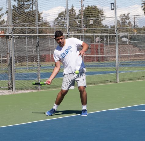 Both mens and womens tennis have high hopes of getting better throughout the rest of the season with the ultimate goal of reaching the playoffs fon both sides. Photo by Claudia Chavez