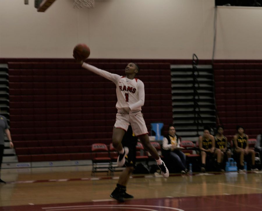 Jerrene+Richardson+goes+up+for+a+layup+against+Taft+College+on+Jan.+17%2C+2019.+Photo+by+Ben+Hensley