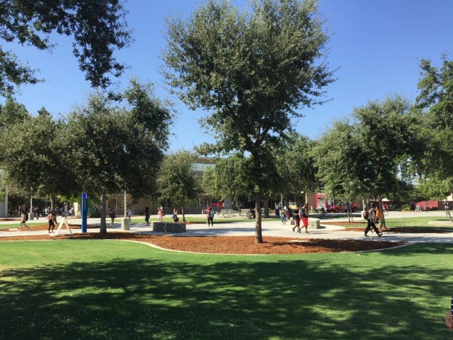 Students traversing the Fresno State Campus, Tuesday Aug.27.