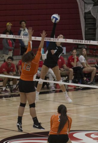 Rams Dominate Reedley in Straight Set Victory