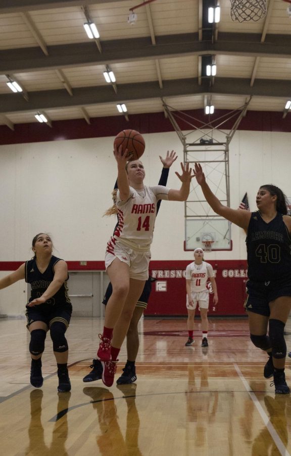 Rams sophomore guard Shay Gibbons goes in for a shot during the Rams Jan. 22 game against West Hills Lemoore.