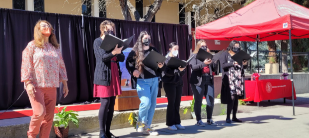 Julie+Dana+and+her+singers+performing+at+the+Womens+Day+event+in+the+speech+area+of+Fresno+City+College.