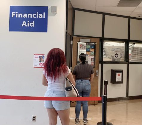 Students waiting in line at the Financial Aid office on October 6. 