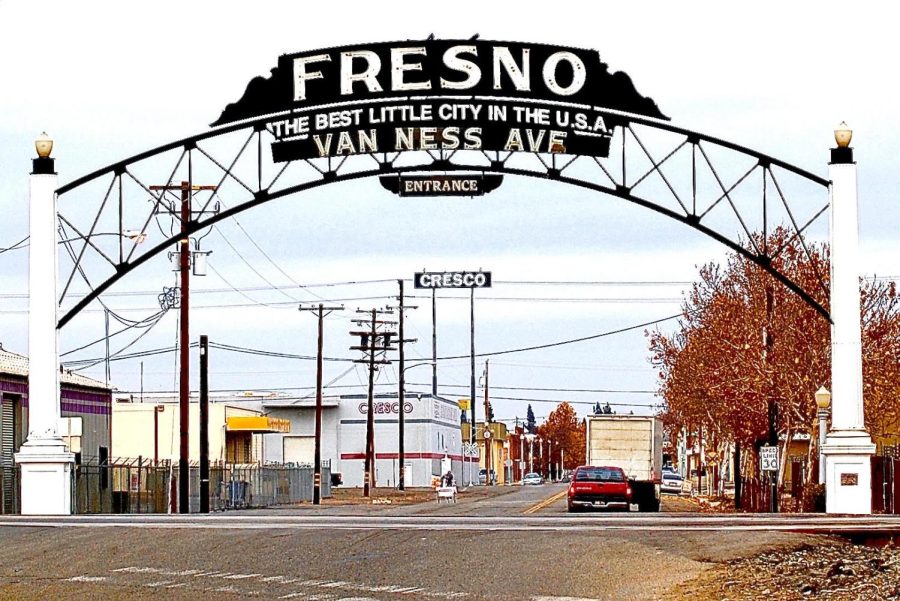 Fresno+Entrance+Sign+located+at+Van+Ness+Ave+and+Railroad+Ave+on+Apr+25%2C+2023.+The+first+sign+was+built+in+1917%2C+but+later+changed+in+1929+due+to+a+fire+on+the+sign.