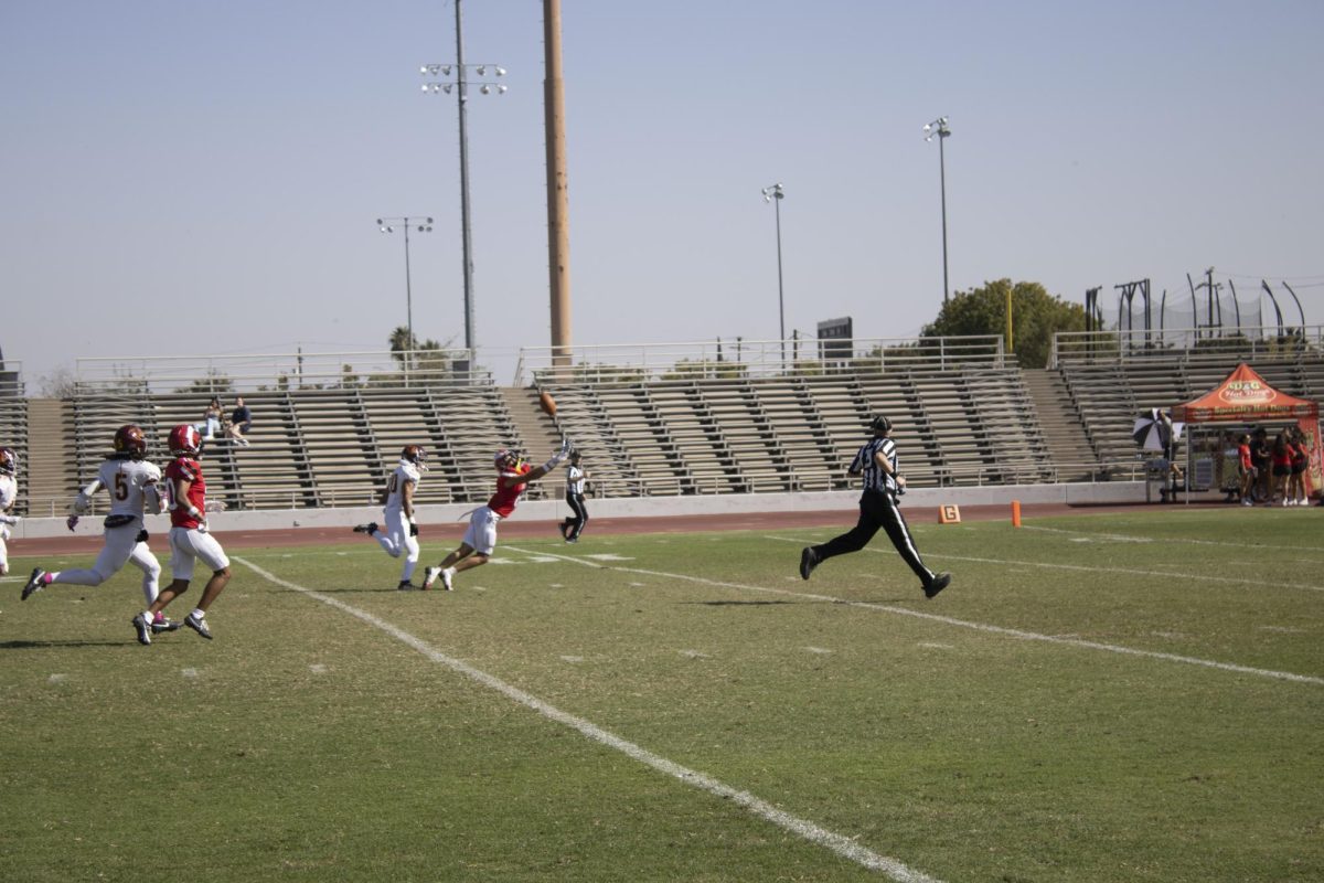 Josiah Ayon drops deep ball inside the 10 yard line on Oct. 21, 2023.