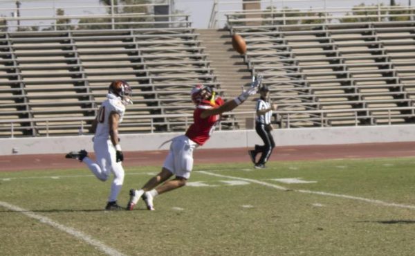 Josiah Ayon drops deep ball inside the 10 yard line on Oct. 21, 2023.