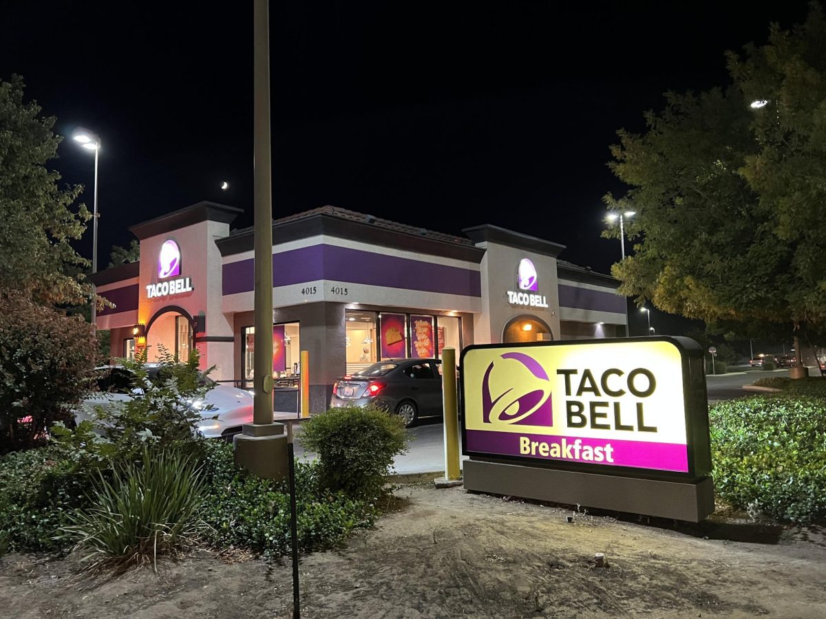 The Taco Bell on Clinton Ave and Brawley Ave on Oct. 19, 2023 is just one of the fast food franchises confirmed by the bill to be included in the wage increase. 